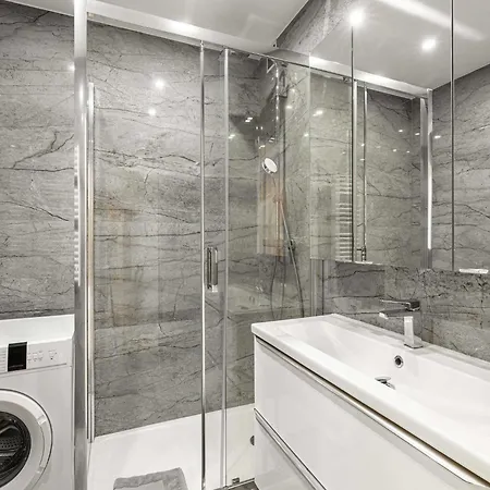 Gorgeous - Near - 2br 6p *